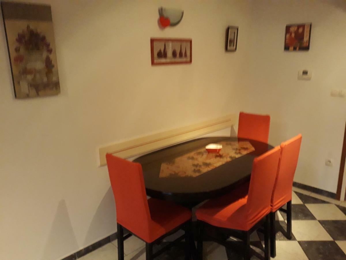 Apartman Petra Palit Exteriör bild